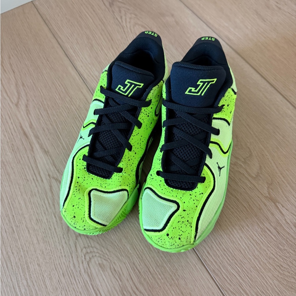 Nike Boys Jason Tatum NEON green shoes
